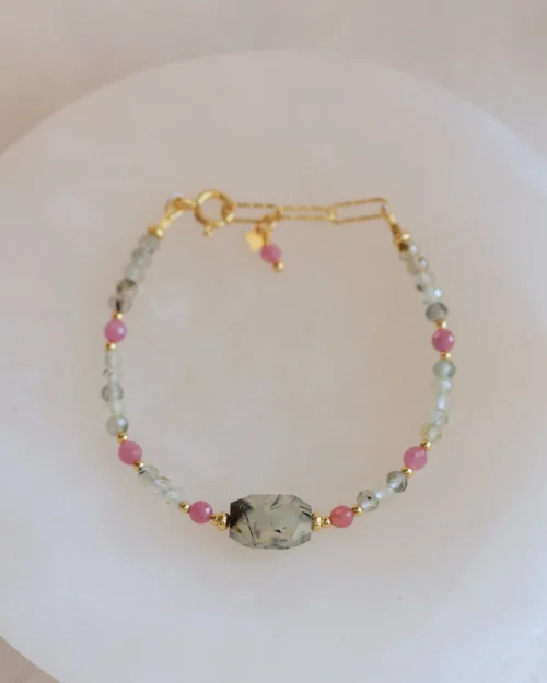 Bracciale in argento 925 con Prehnite e Rubino rosa