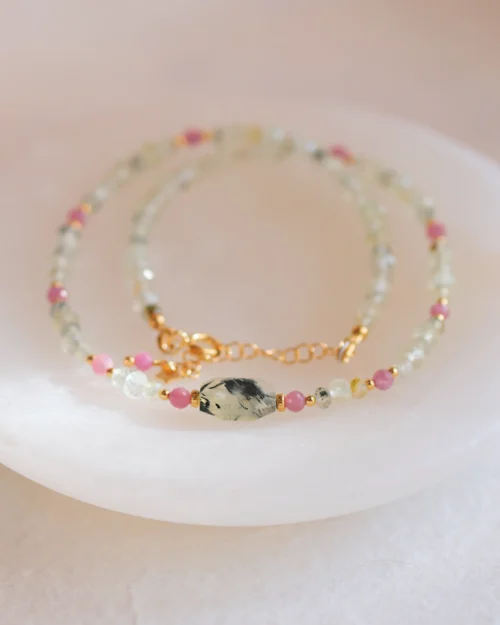 Collana girocollo in argento 925 con Prehnite e rubino rosa