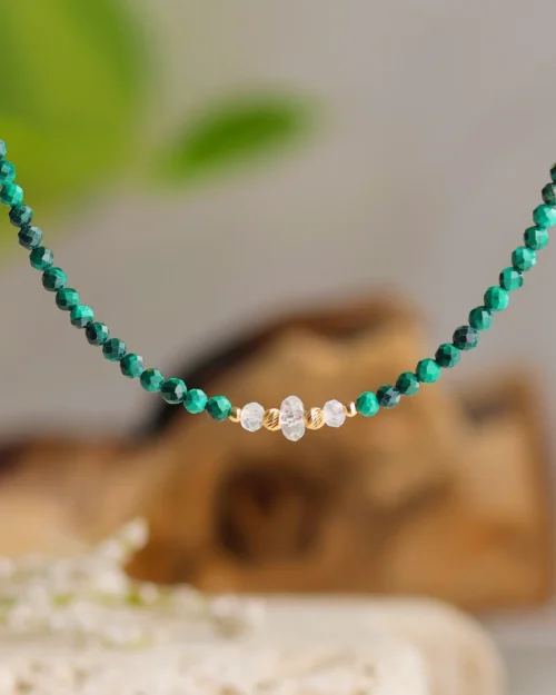 Girocollo Augeo in Argento 925 con pietre naturali di Malachite e Quarzo ialino | Variante simmetrica
