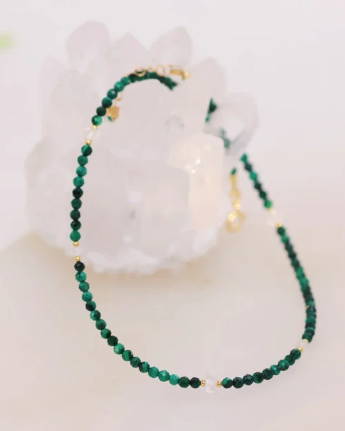 Girocollo Augeo in Argento 925 con pietre naturali di Malachite e Quarzo ialino | Variante asimmetrica