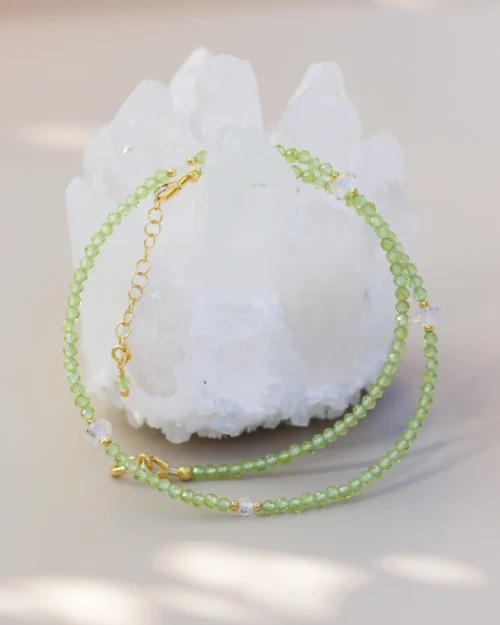 Girocollo Augeo in Argento 925 con pietre naturali di Peridoto e Quarzo ialino | Variante asimmetrica