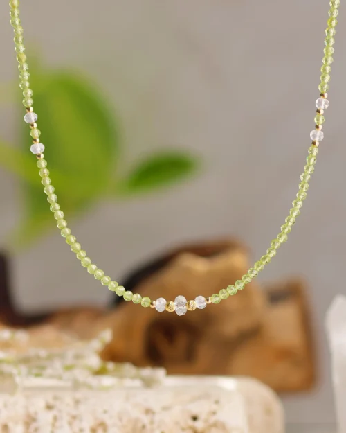 Girocollo Augeo in Argento 925 con pietre naturali di Peridoto e Quarzo ialino | Variante simmetrica
