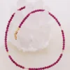 Girocollo Augeo in Argento 925 con pietre naturali di Rubino e Quarzo ialino | Variante asimmetrica