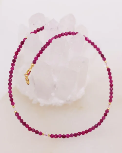 Girocollo Augeo in Argento 925 con pietre naturali di Rubino e Quarzo ialino | Variante asimmetrica