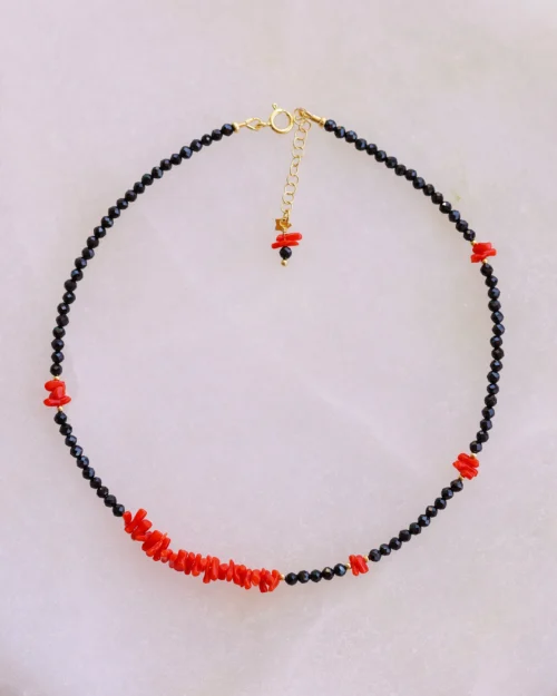 Girocollo aMare in Argento 925 con Corallo Italiano e pietre naturali di Spinello nero